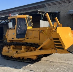 Бульдозер Б10М.8100 с отвалом