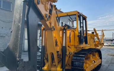 Трактор Т10М с навесным оборудованием КВГ-1